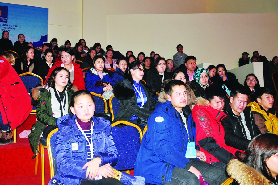 Алтай хотод Залуусын хөгжлийн форум боллоо