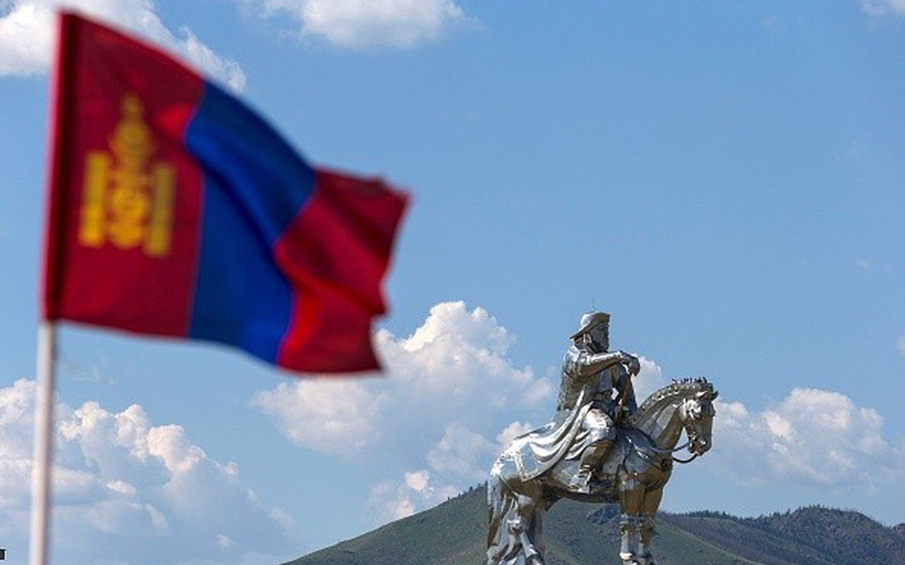Хөрөнгө оруулагчид Монголоос үргэж байгаа гурван шалтгааны нэрлэв