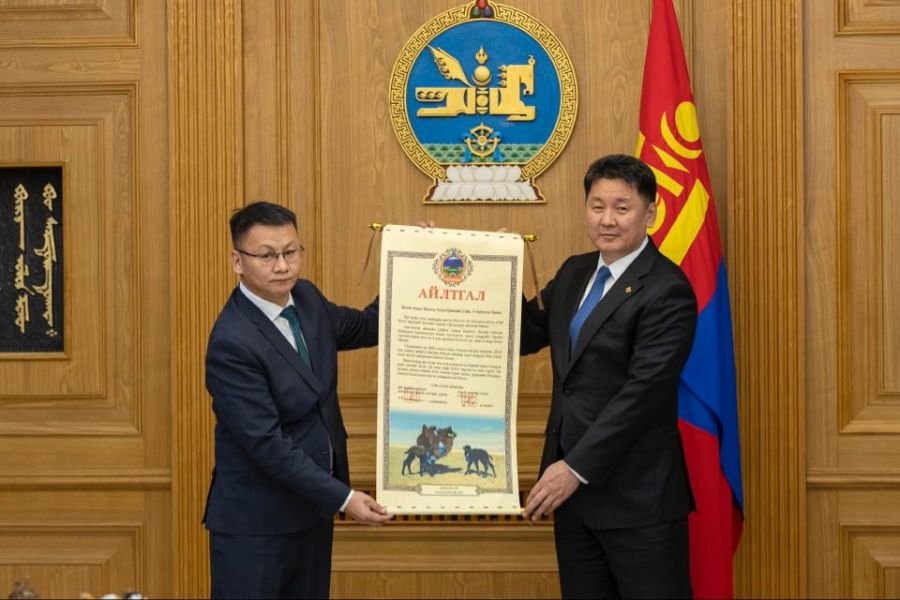 Монгол Улсын Ерөнхий сайд У.Хүрэлсүхэд айлтгал өргөн барилаа