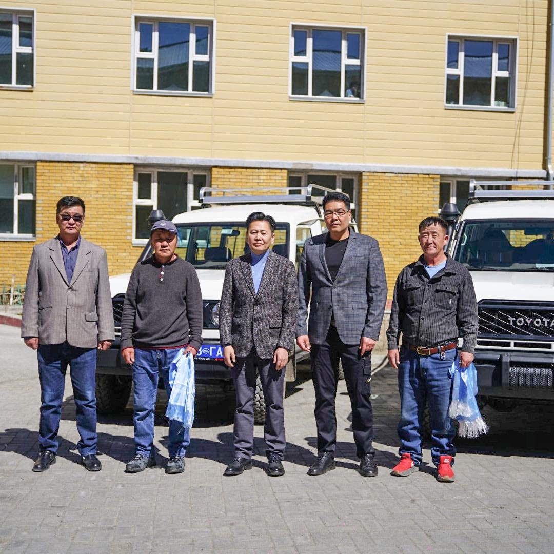 Говь-Алтай аймгийн Тайшир, Жаргалан, Цээл сумын Эрүүл мэндийн төвүүдэд автомашин гардуулан өглөө